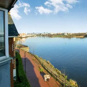 campbell-apartment.cardiffhotelswales.com/