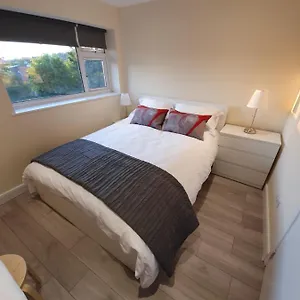  Apartment Luxurious Luton Town Center Flat With Free Parking